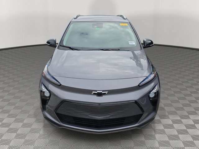 Used 2023 Chevrolet Bolt EUV LT w/ Convenience Package FWD image 2