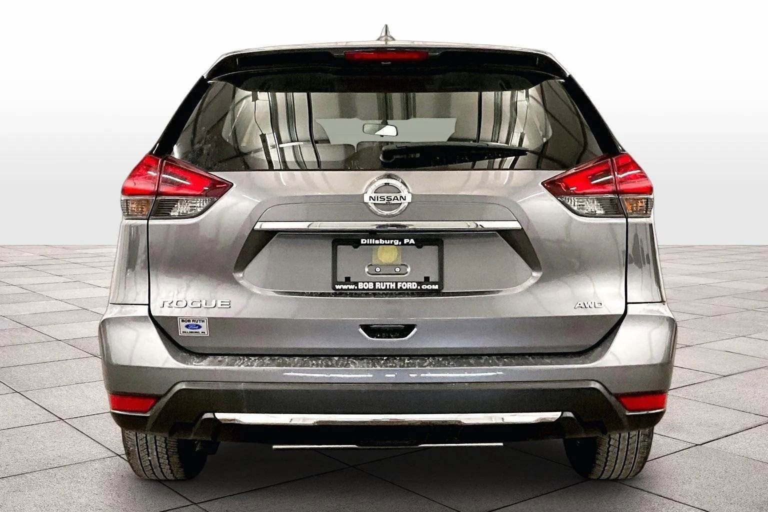 Used 2017 Nissan Rogue S image 4