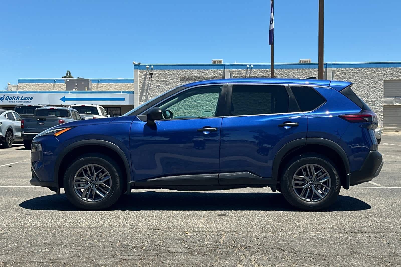Used 2023 Nissan Rogue S FWD image 5