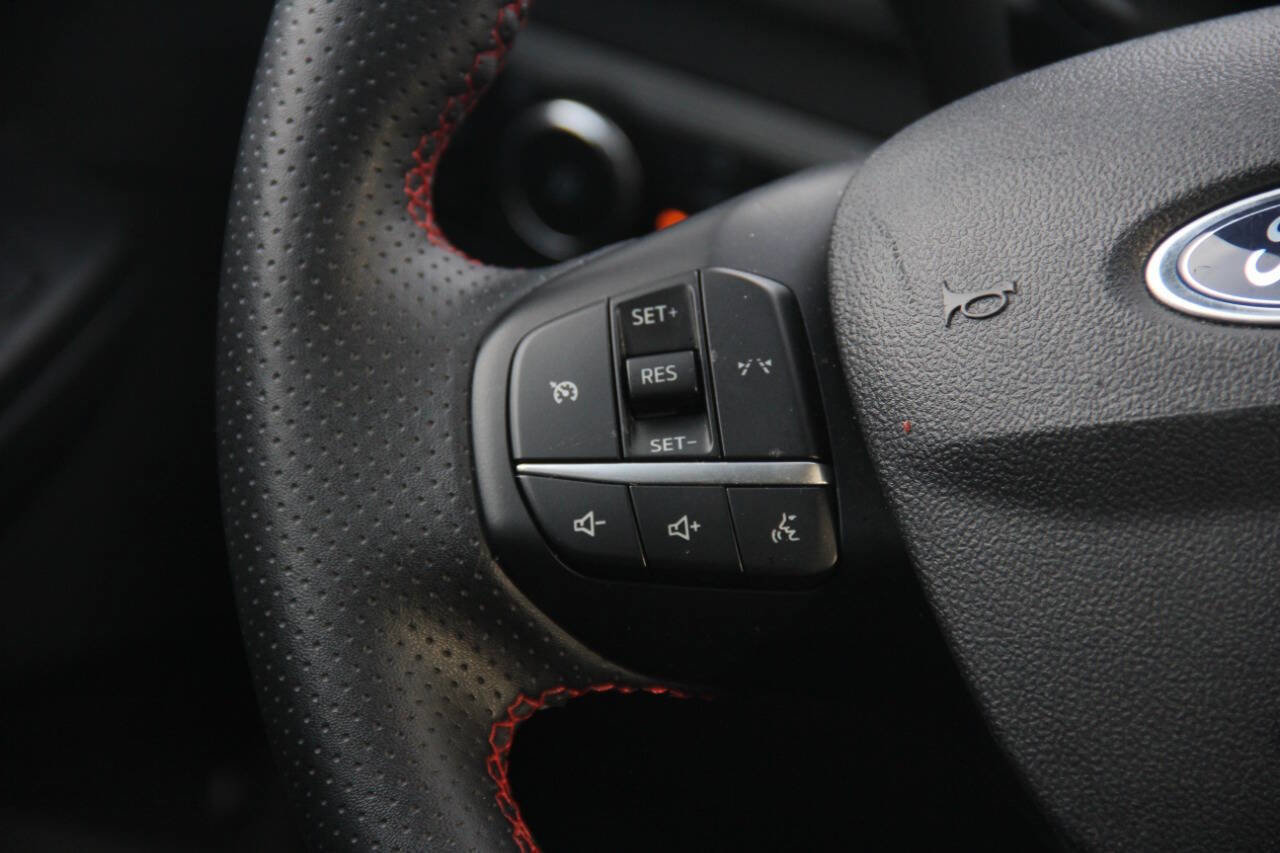 Certified 2025 Ford Escape ST-Line Select image 18