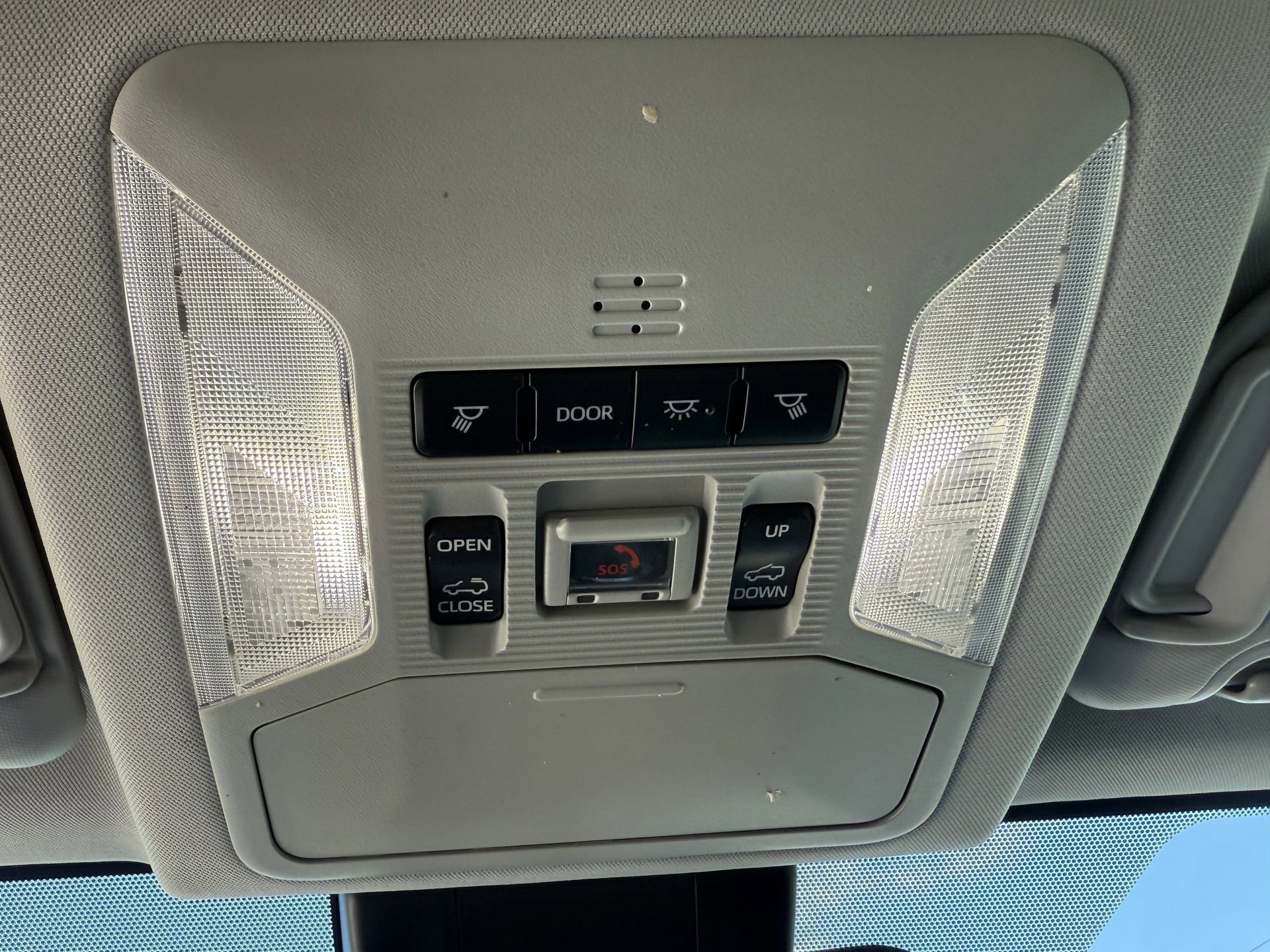 Used 2022 Toyota RAV4 XLE image 25