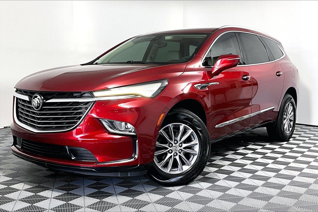 Used 2024 Buick Enclave Essence w/ Technology Package FWD image 2