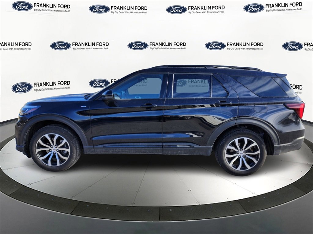Certified 2025 Ford Explorer ST-Line image 2