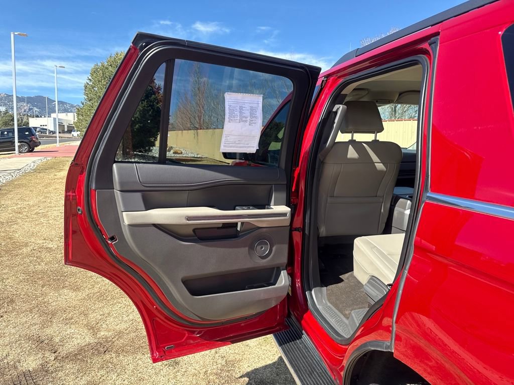 Certified 2021 Ford Expedition XLT image 17