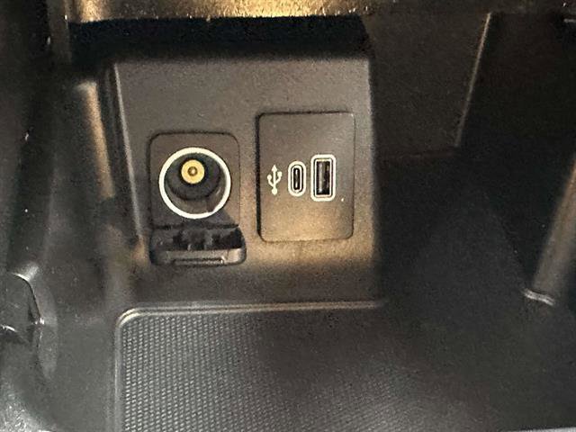 Certified 2025 Ford Explorer Active w/ Active Comfort Package image 21