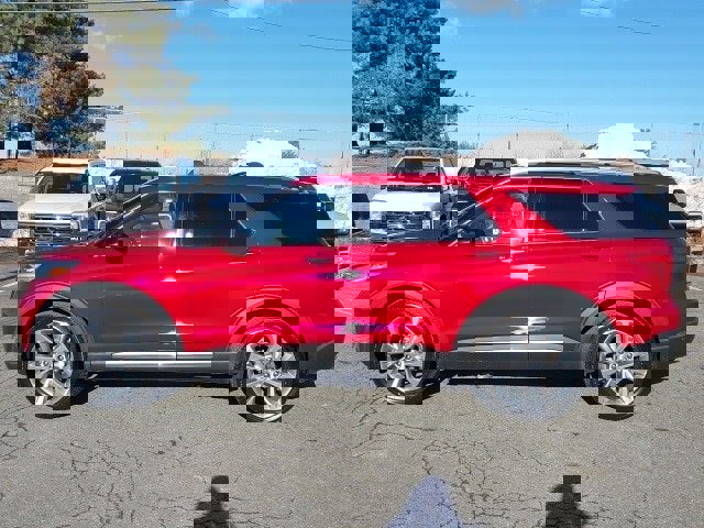 Certified 2021 Ford Explorer Platinum w/ Equipment Group 601A image 5