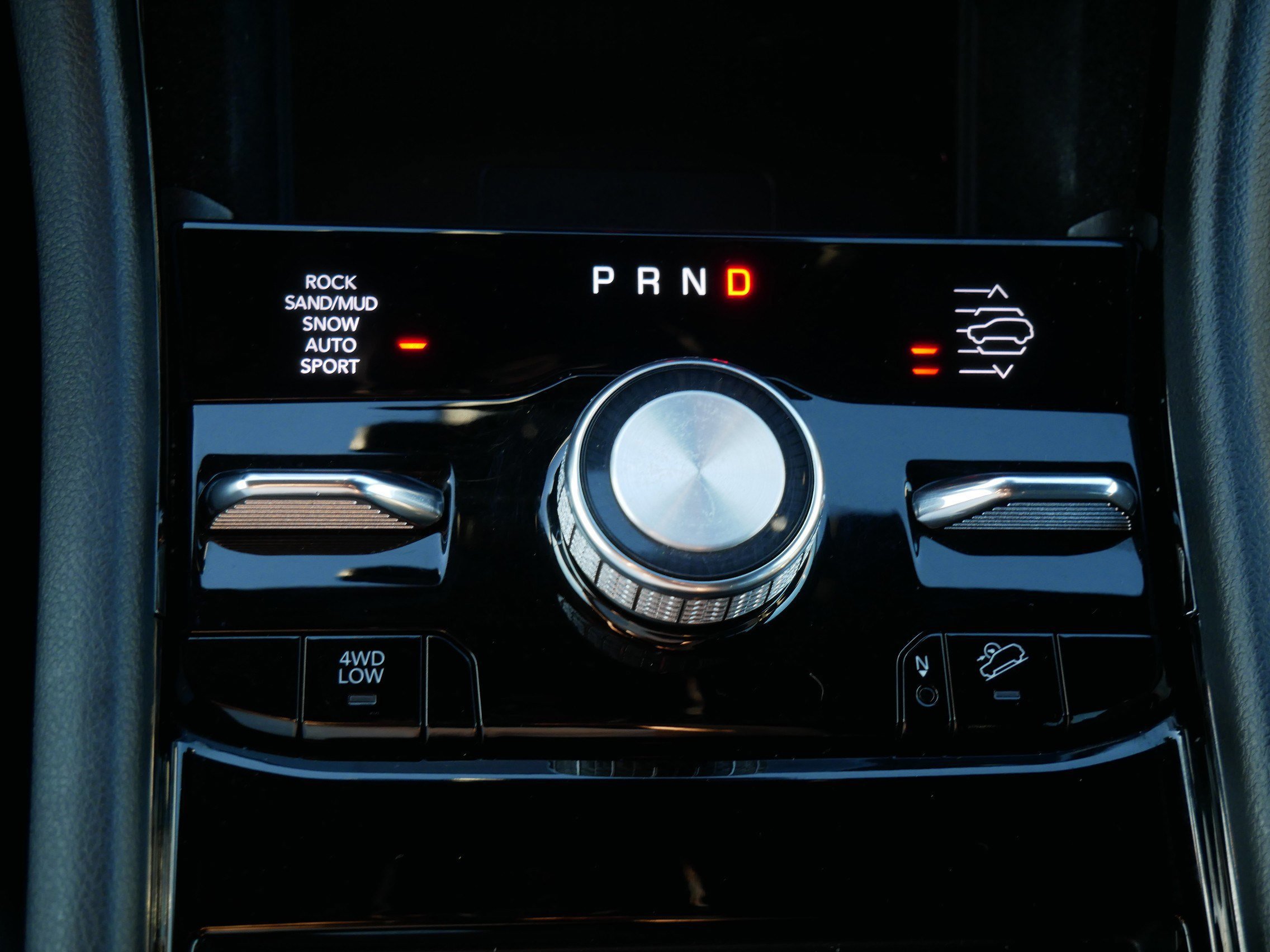 Used 2022 Jeep Grand Cherokee Overland w/ Luxury Tech Group IV image 24