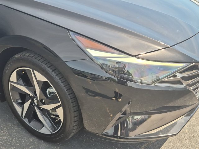 Used 2023 Hyundai Elantra Limited FWD image 10