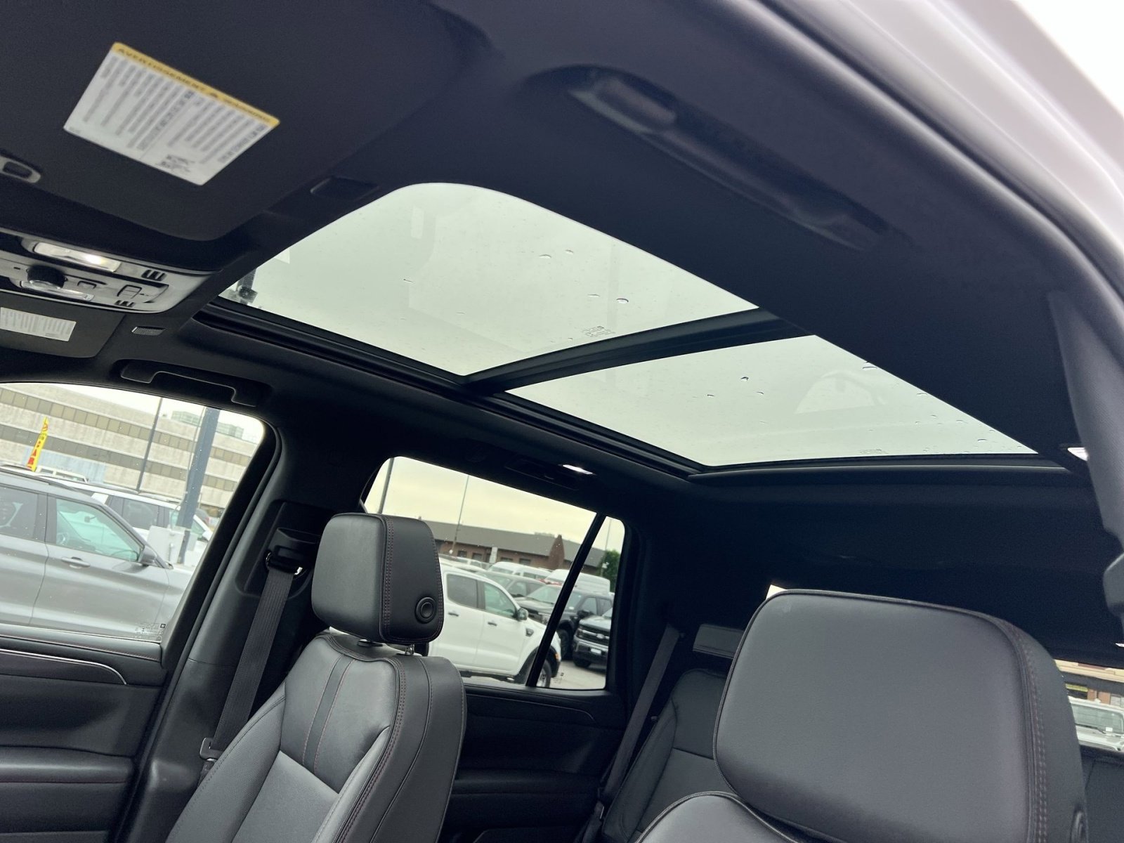 Used 2023 Chevrolet Tahoe RST AWD/4WD image 32