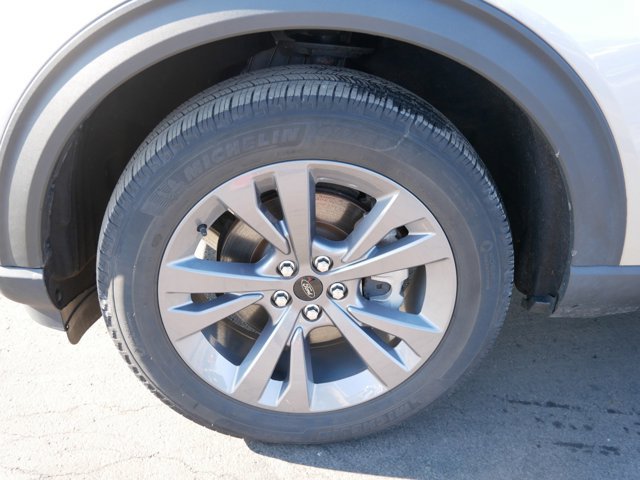 Certified 2022 Ford Explorer XLT w/ Equipment Group 202A AWD/4WD image 6