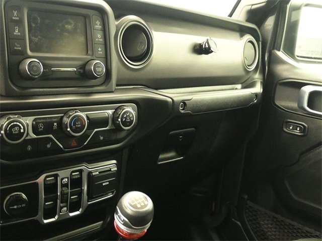 Used 2021 Jeep Gladiator Willys image 14