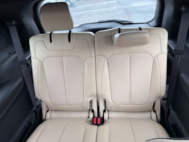 Used 2023 Jeep Grand Cherokee L Limited w/ Luxury Tech Group II image 14