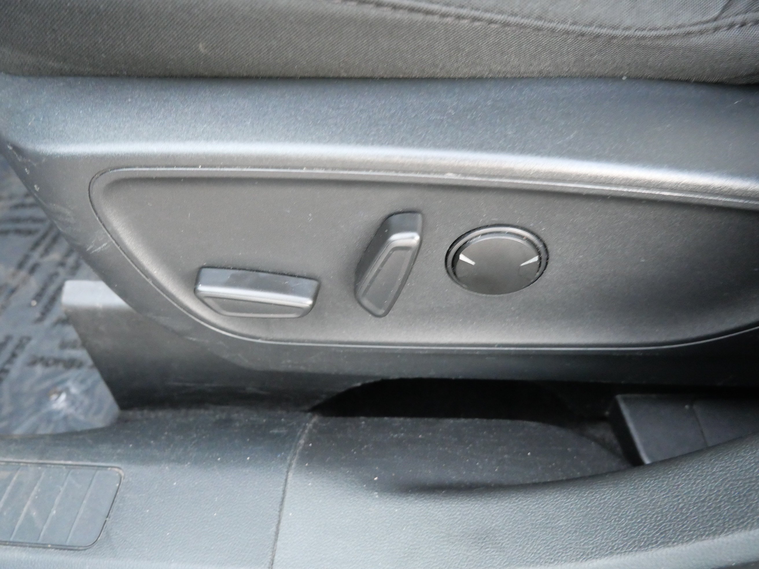 Certified 2018 Ford Escape S FWD image 19