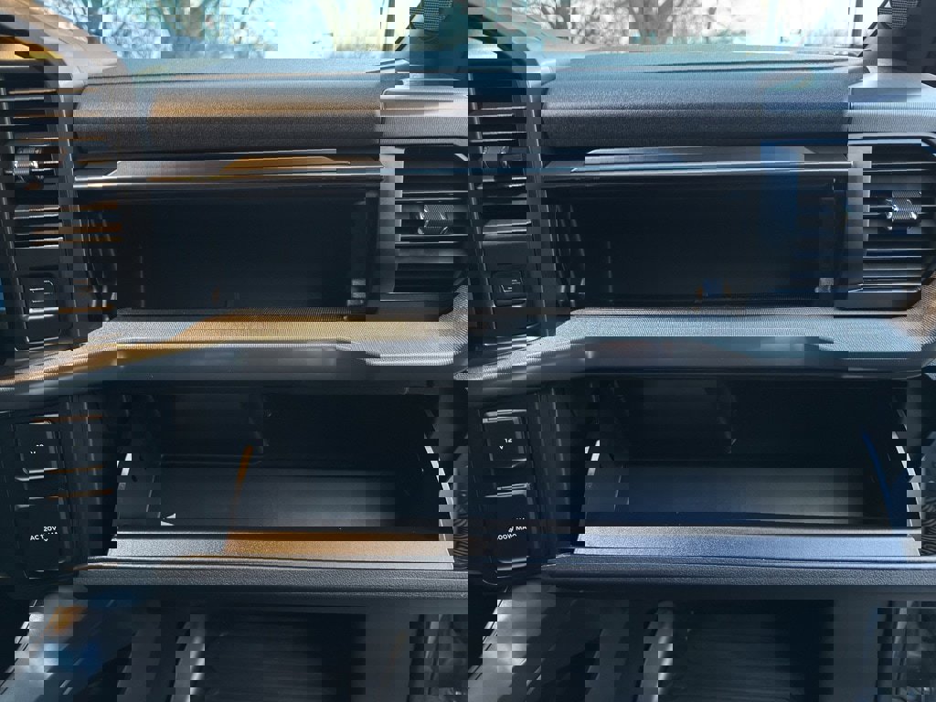 Certified 2025 Ford F150 Lariat image 36