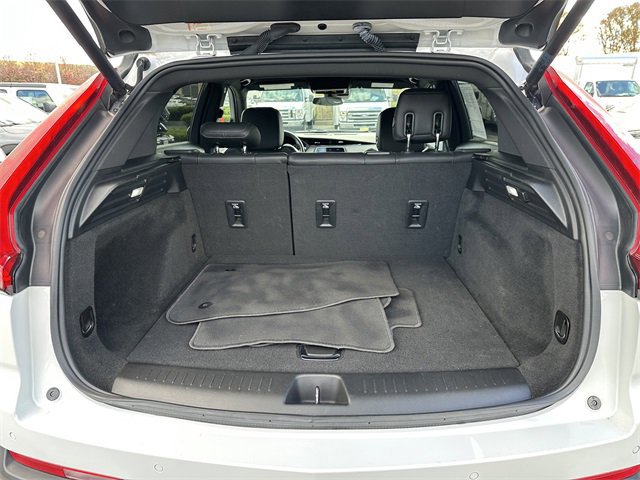 Used 2022 Cadillac XT4 Luxury w/ Cold Weather Package image 43