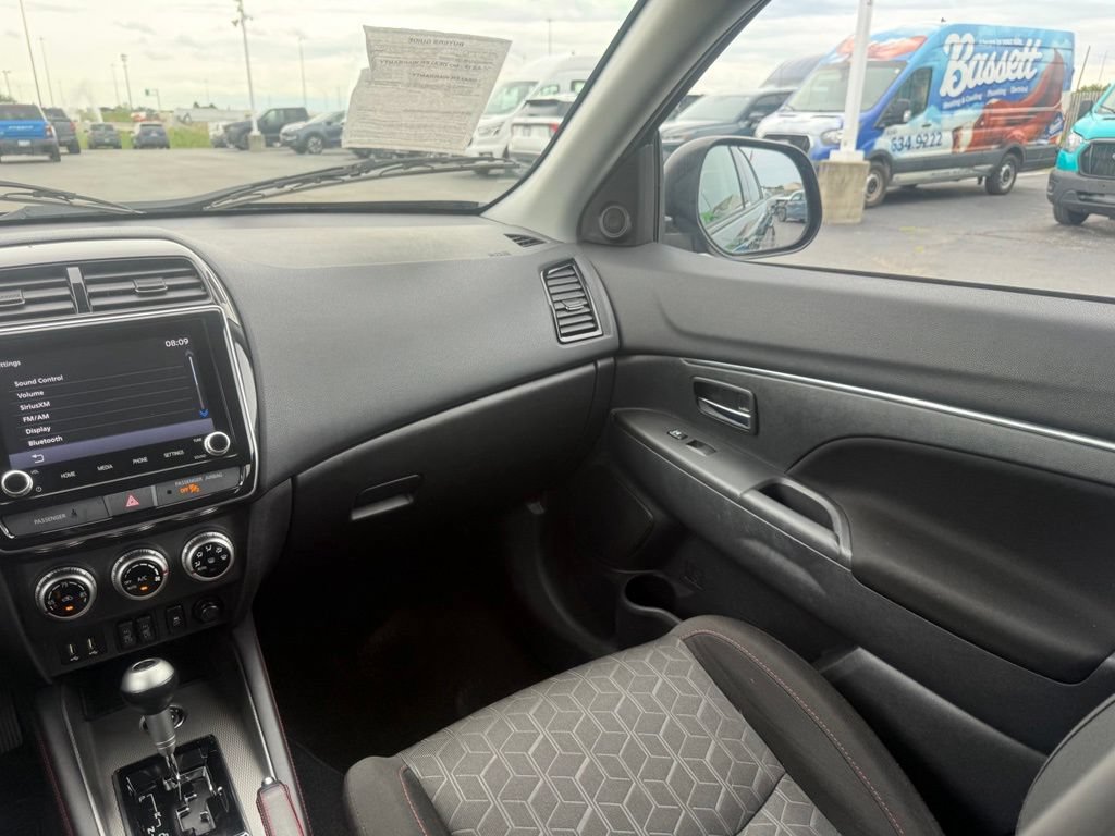 Used 2021 Mitsubishi Outlander Sport LE AWD/4WD image 39