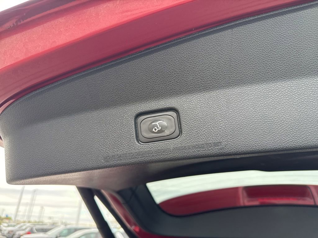 Certified 2019 Ford Explorer XLT w/ Equipment Group 202A AWD/4WD image 39
