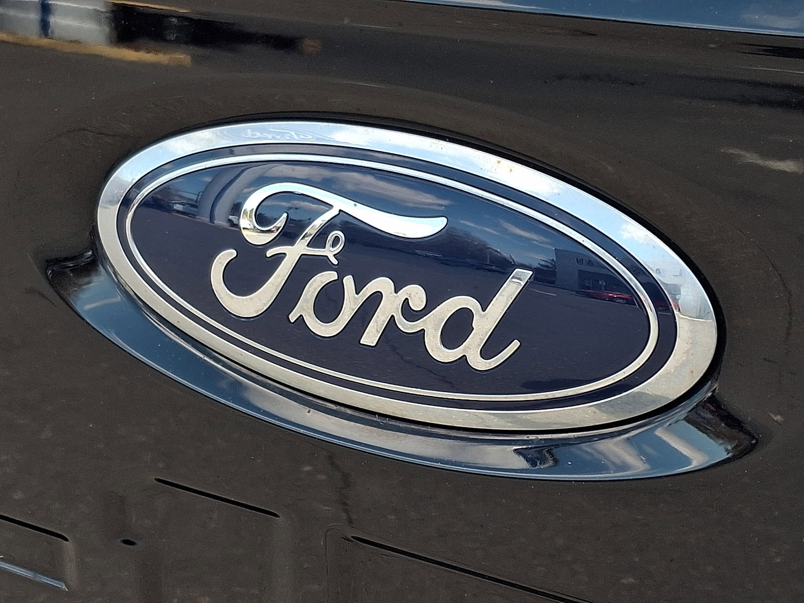 Certified 2023 Ford F150 Lariat w/ Equipment Group 502A High image 31