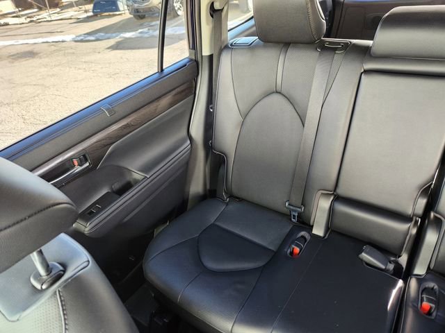 Used 2023 Toyota Highlander Limited image 15