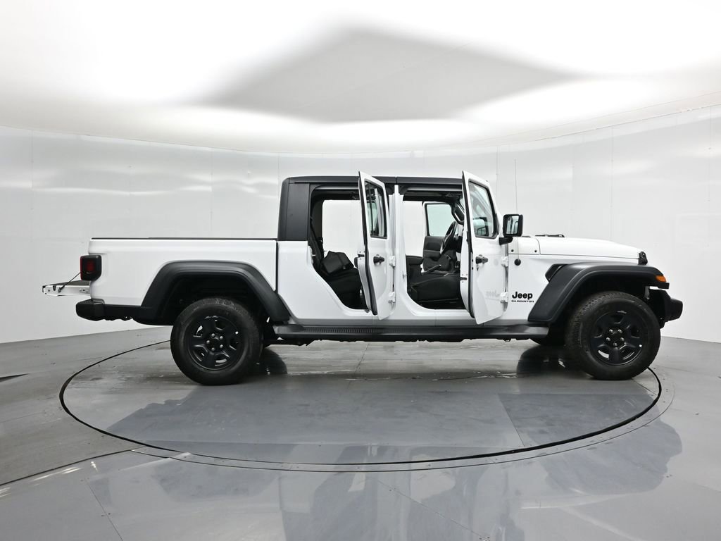 Used 2020 Jeep Gladiator Sport image 35