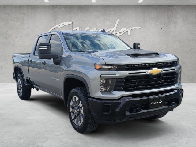 Used 2025 Chevrolet Silverado 2500 Custom w/ Custom Convenience Package AWD/4WD image 2