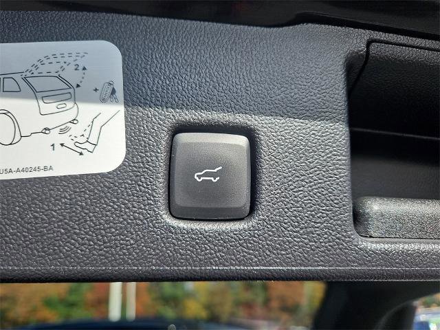 Certified 2020 Ford Escape Titanium image 20