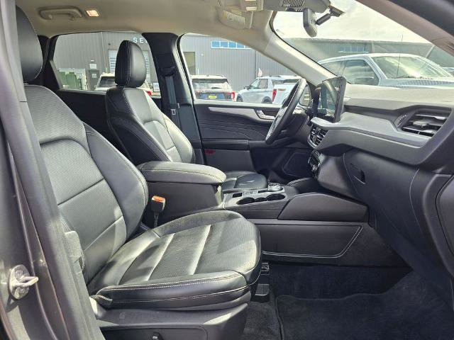 Certified 2025 Ford Escape Platinum AWD/4WD image 15