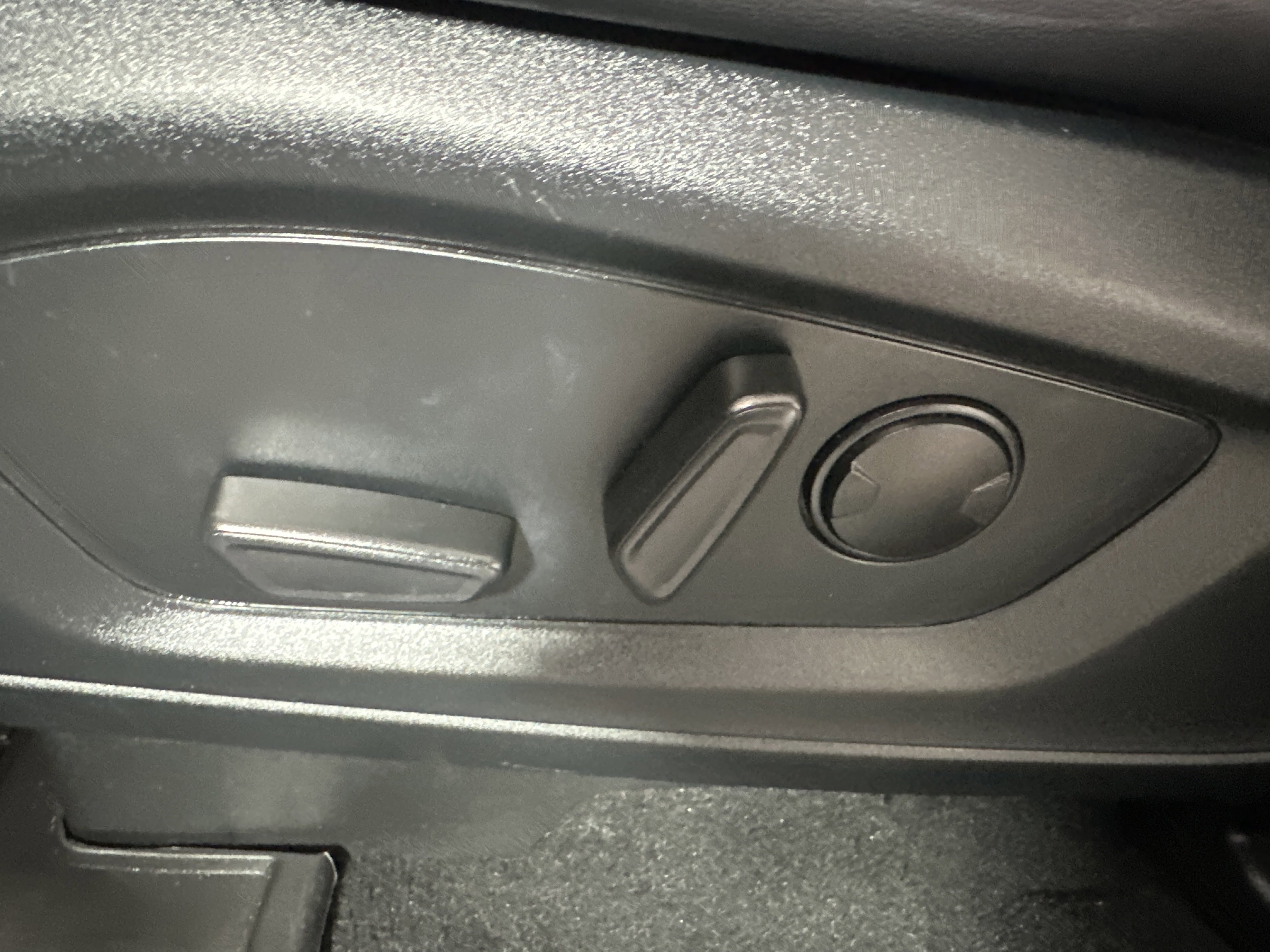 Certified 2021 Ford Explorer XLT w/ Equipment Group 202A image 10