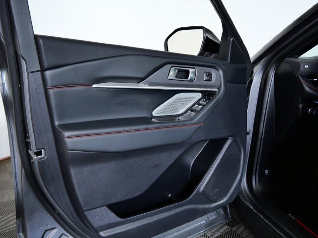 Certified 2025 Ford Explorer ST AWD/4WD image 17