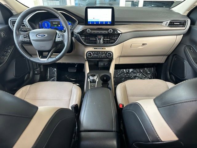 Certified 2020 Ford Escape Titanium w/ Titanium Premium Package 2.0 FWD image 10