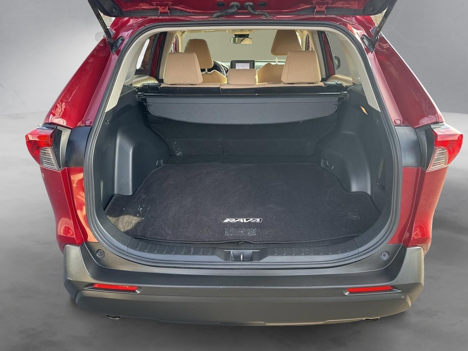 Used 2019 Toyota RAV4 LE image 22