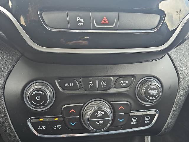 Used 2019 Jeep Cherokee Limited w/ Trailer Tow Group AWD/4WD image 21