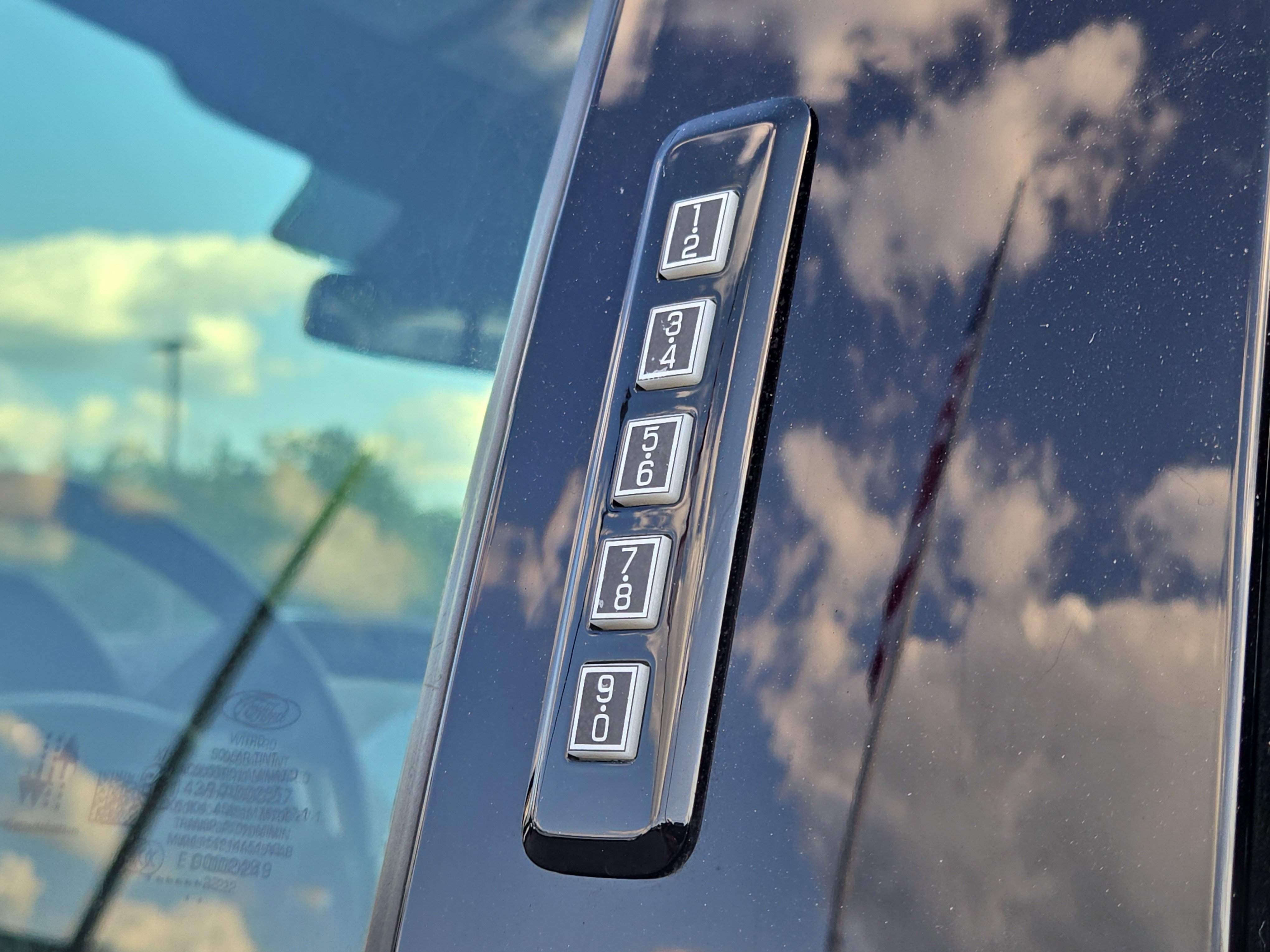 Certified 2022 Ford F350 Lariat w/ Tremor Off-Road Package image 14