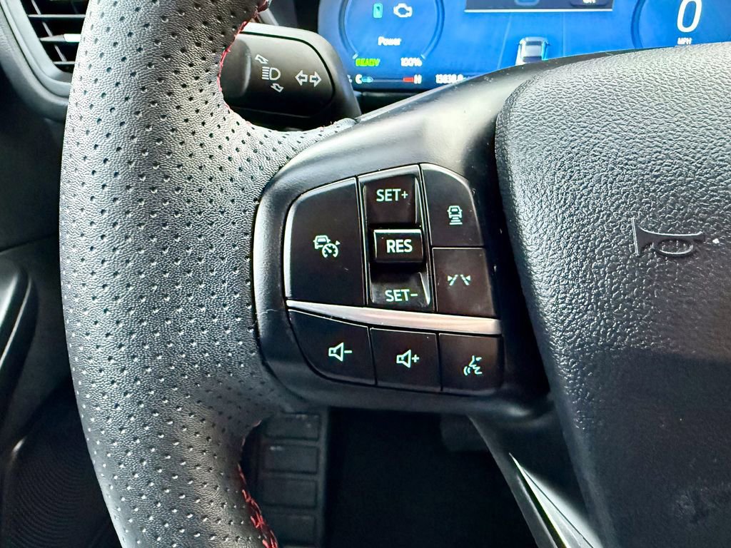 Certified 2025 Ford Escape ST-Line Elite w/ Premium Technology Package image 20