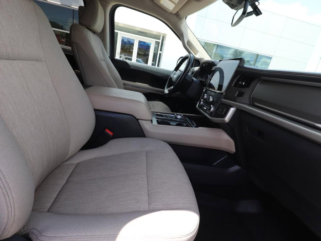 Certified 2022 Ford Expedition XLT RWD image 15