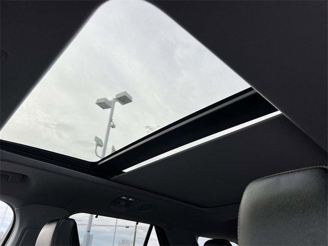 Certified 2022 Ford Explorer Limited w/ Equipment Group 301A image 24