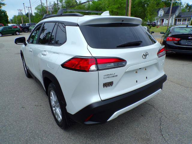 Used 2022 Toyota Corolla Cross LE AWD/4WD image 7