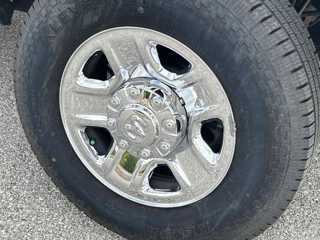 Used 2022 RAM 2500 Tradesman w/ Chrome Appearance Group AWD/4WD image 12