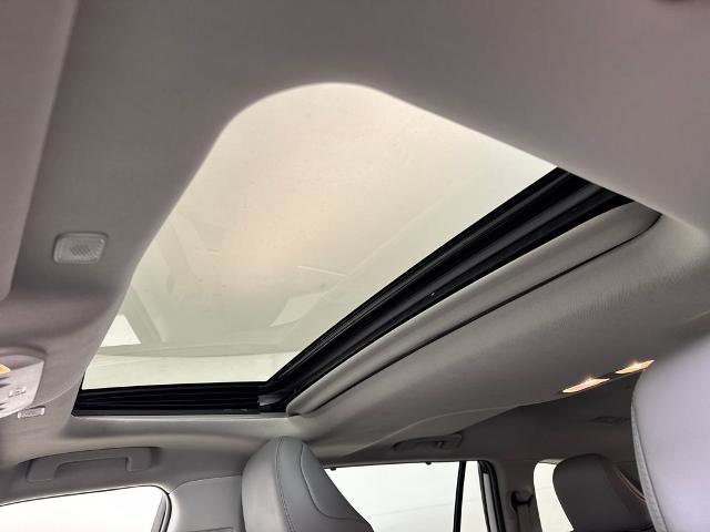 Used 2023 Toyota Highlander L image 13