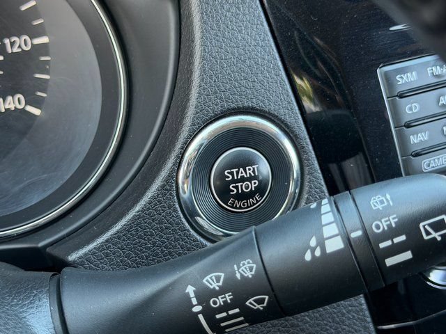 Used 2017 Nissan Rogue SV w/ SV Premium Package AWD/4WD image 30