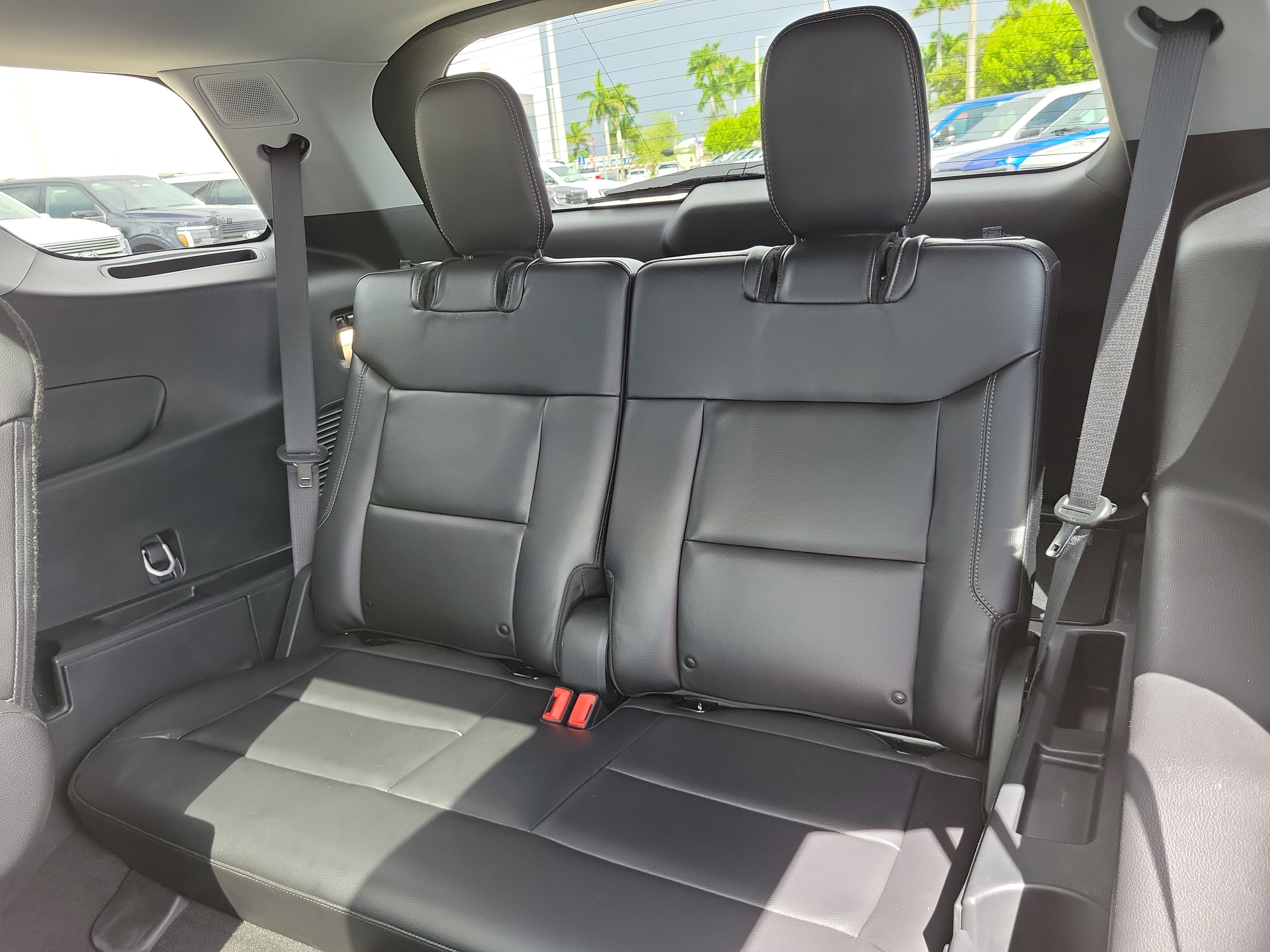 Certified 2023 Ford Explorer Limited w/ Limited Technology Package RWD image 15