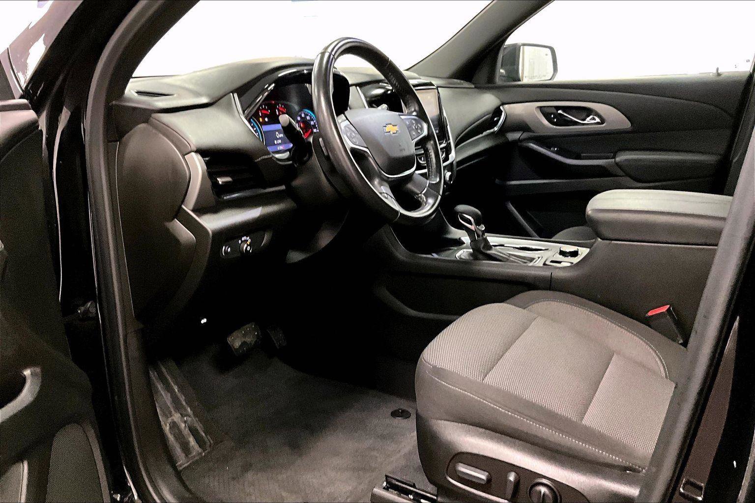 Used 2022 Chevrolet Traverse LT w/ LPO, Cargo Package image 12