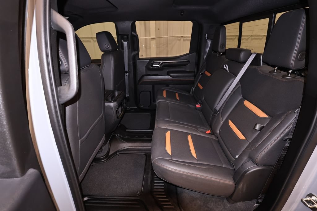 Used 2024 GMC Sierra 1500 AT4 w/ Technology Package AWD/4WD image 17