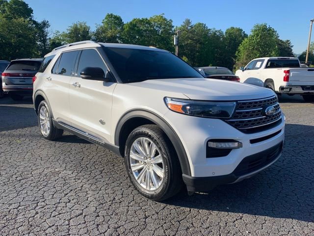 Certified 2024 Ford Explorer King Ranch w/ Technology Package AWD/4WD image 3
