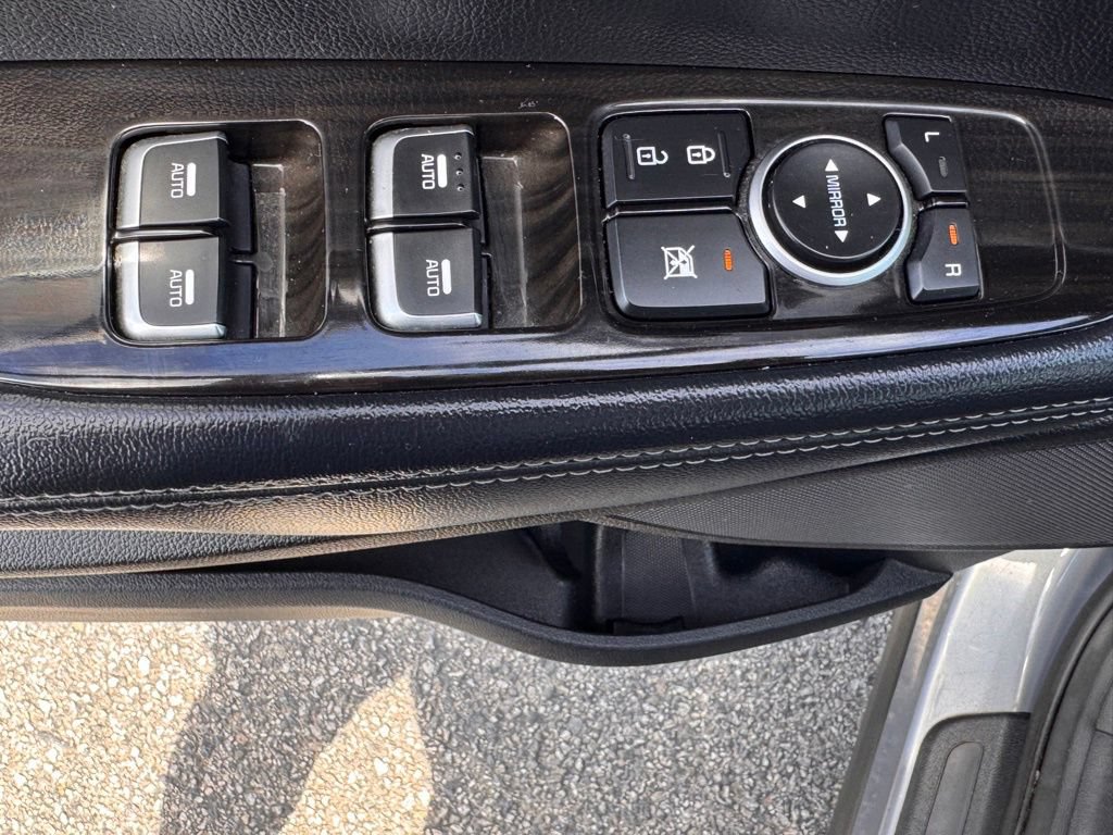 Used 2020 Kia Sorento FWD V6 image 16