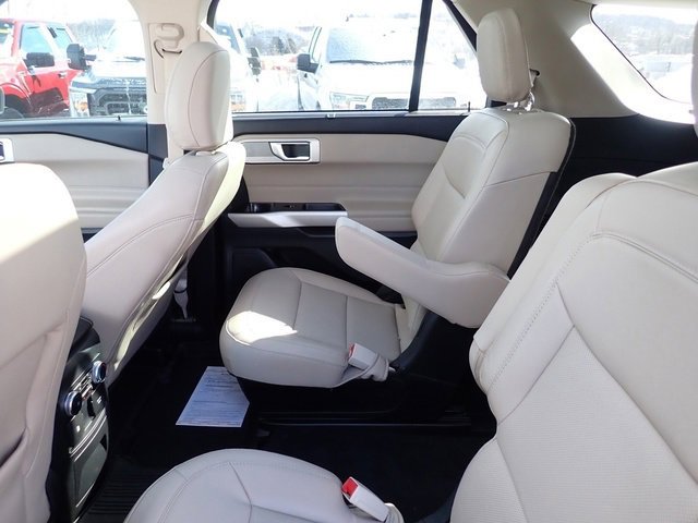 Certified 2022 Ford Explorer Limited w/ Equipment Group 301A image 11