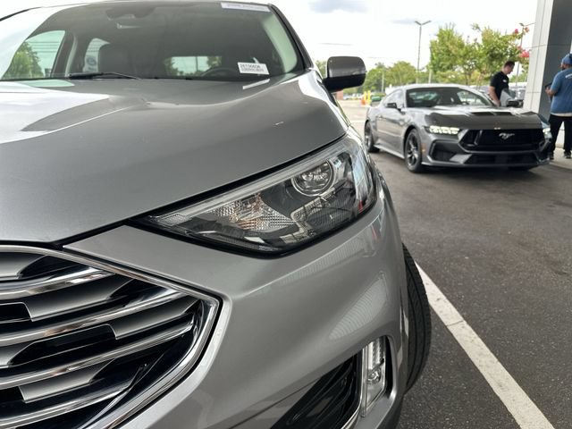 Certified 2024 Ford Edge Titanium AWD/4WD image 9