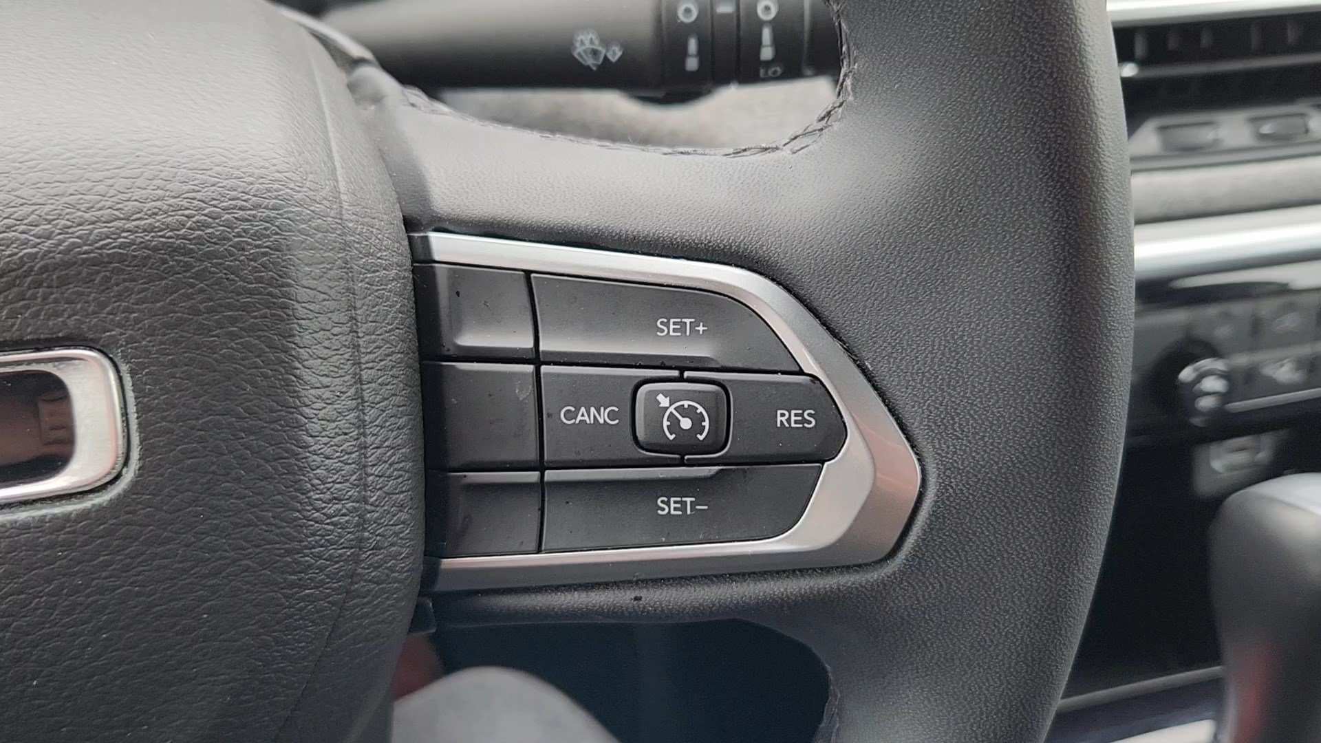 Used 2024 Jeep Compass Latitude AWD/4WD image 13