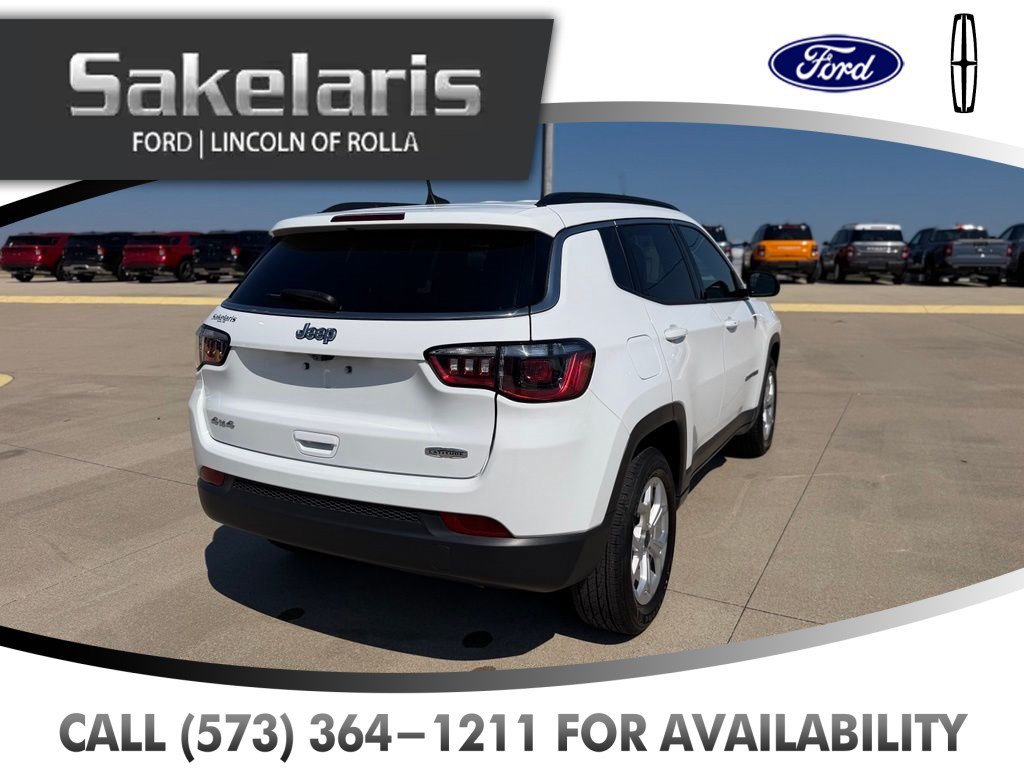 Used 2025 Jeep Compass Latitude AWD/4WD image 5