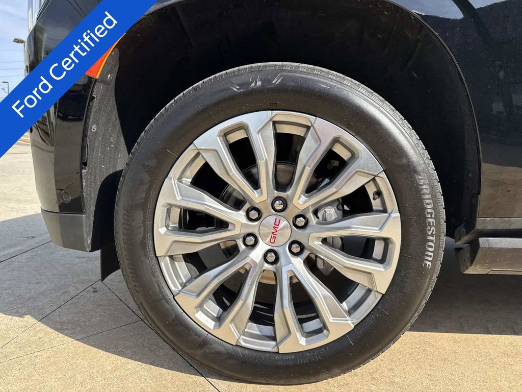 Used 2024 GMC Yukon XL Denali w/ Denali Reserve Package image 5